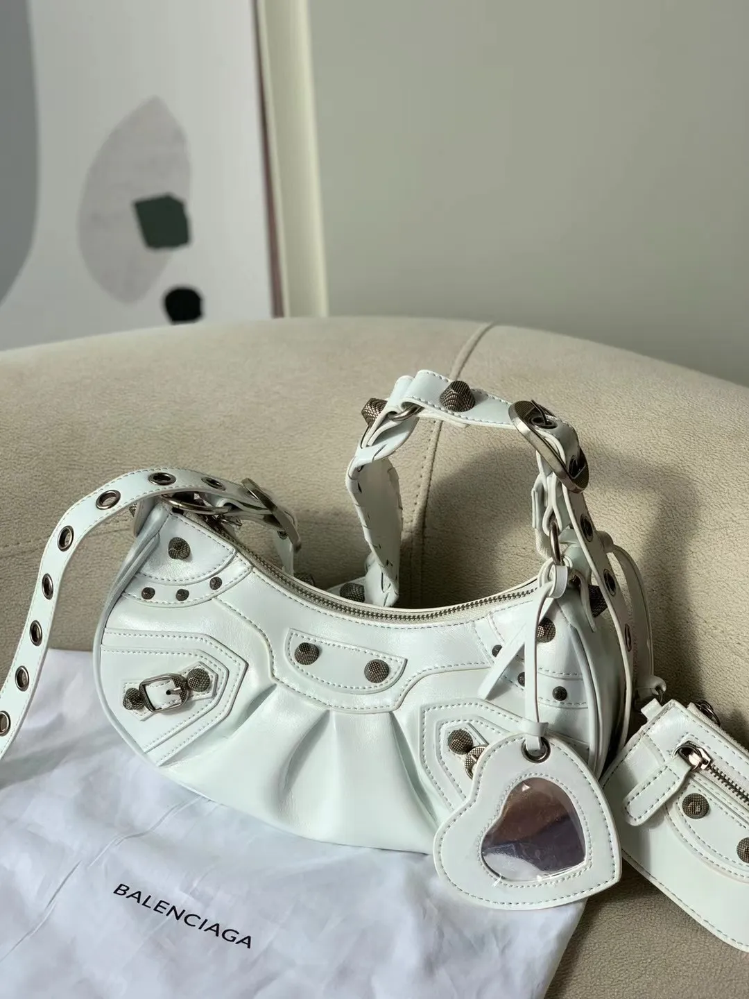 All categories Official website "Brand Women's Bags" Women's Bags 💙 BALENCIAGA Fine imitation BALENCIAGA, high imitation BALENCIAGA bag, BALENCIAGA crossbody bag, 2023 official latest version BALENCIAGA armpit bag, BALENCIAGA bag factory, recommended bag, size: 25-6-14C