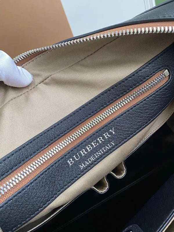 All Categories Burberry Men's Bag (Burbrry) Original Burberry 38927-3