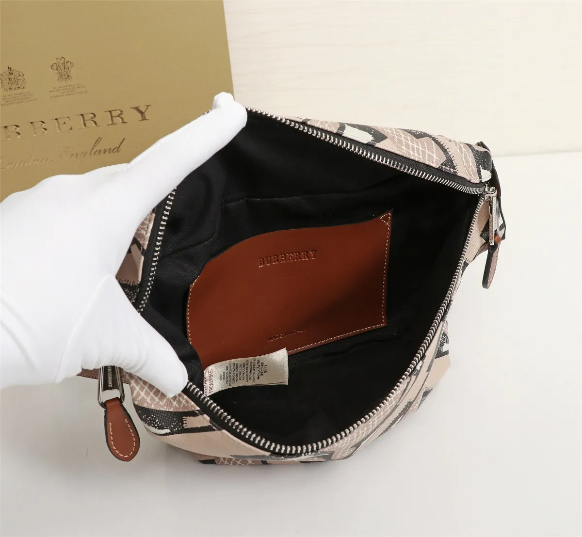 All categories Burberry men's bags (Burbrry) Burberry, 3556