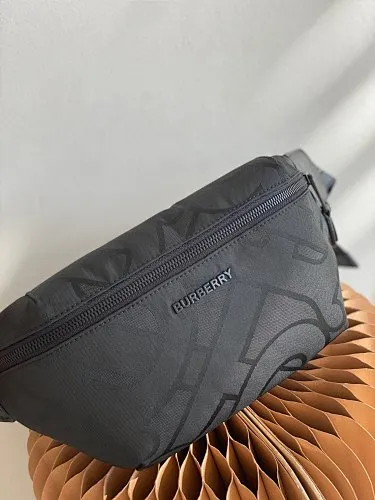 All categories Burberry men's bag (Burbrry) Burberry 40715