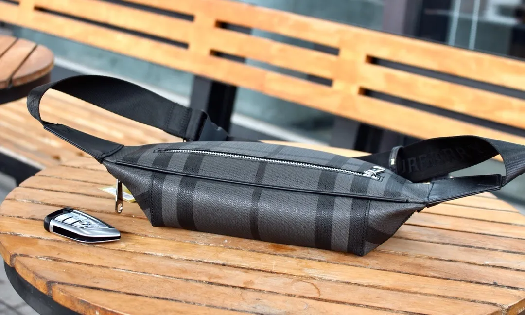 All categories Burberry men's bag (Burbrry) Burberry OT137-4