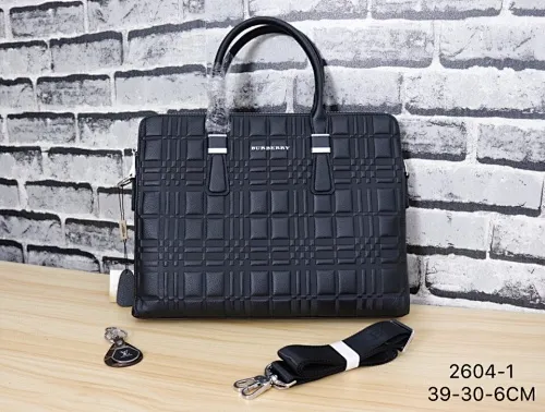 All Categories 💚 Top Version Men's Bags 💚 Burberry 2022 Official New Burberry Briefcase Wholesale 58002200 High Quality Specifications: 39-30-6CM