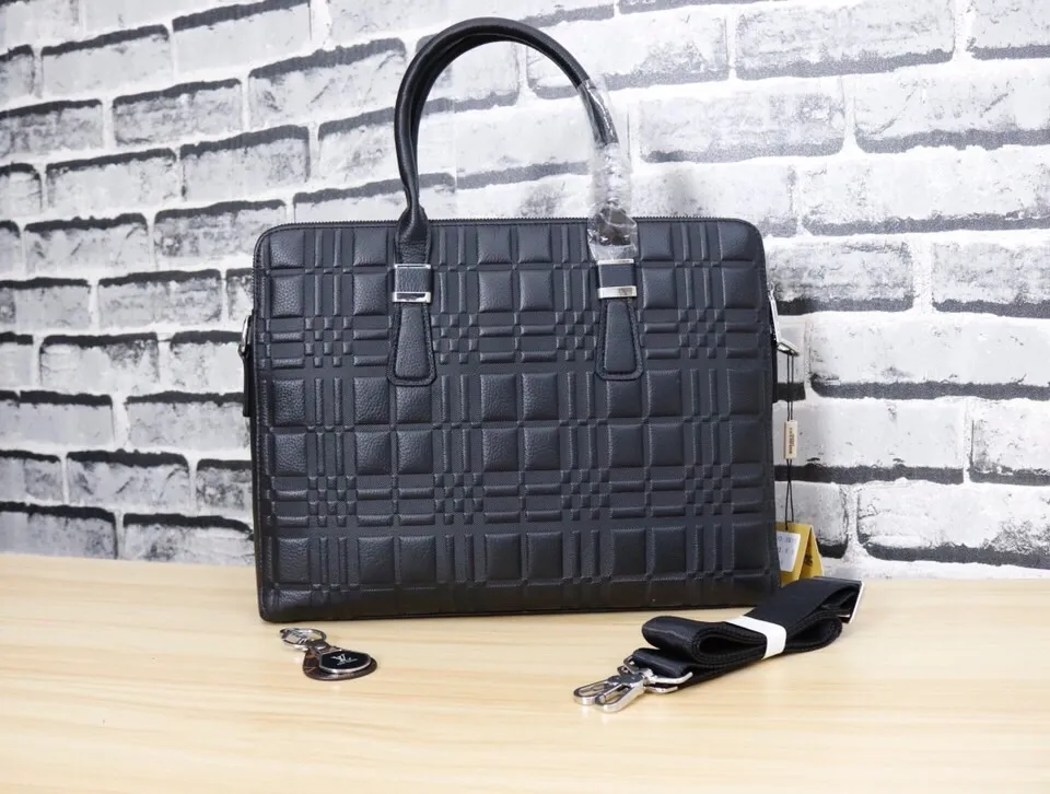 All Categories 💚 Top Version Men's Bags 💚 Burberry 2022 Official New Burberry Briefcase Wholesale 58002200 High Quality Specifications: 39-30-6CM