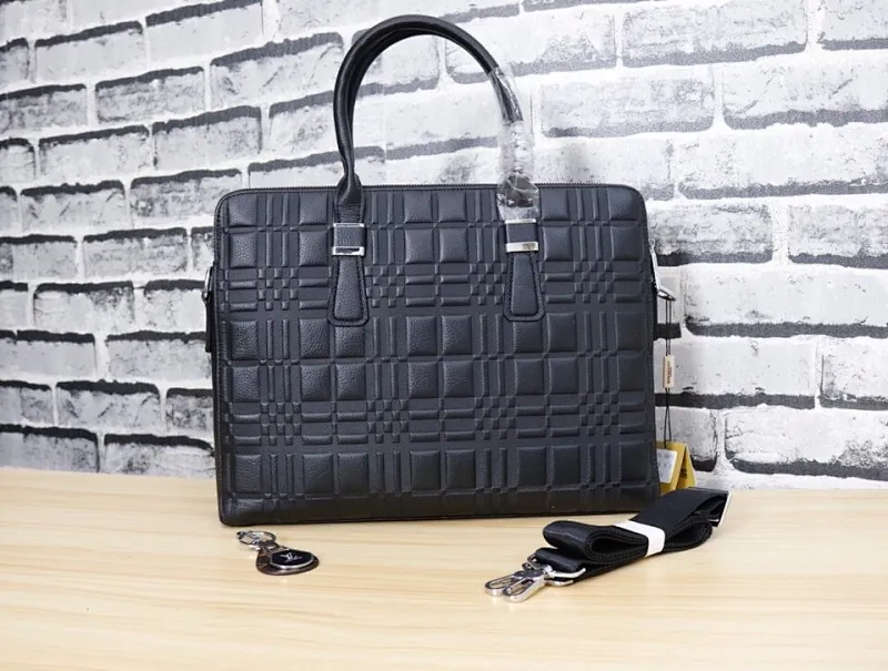 All Categories 💚 Top Version Men's Bags 💚 Burberry 2022 Official New Burberry Briefcase Wholesale 58002200 High Quality Specifications: 39-30-6CM