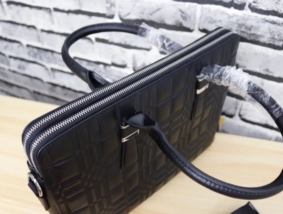 All Categories 💚 Top Version Men's Bags 💚 Burberry 2022 Official New Burberry Briefcase Wholesale 58002200 High Quality Specifications: 39-30-6CM