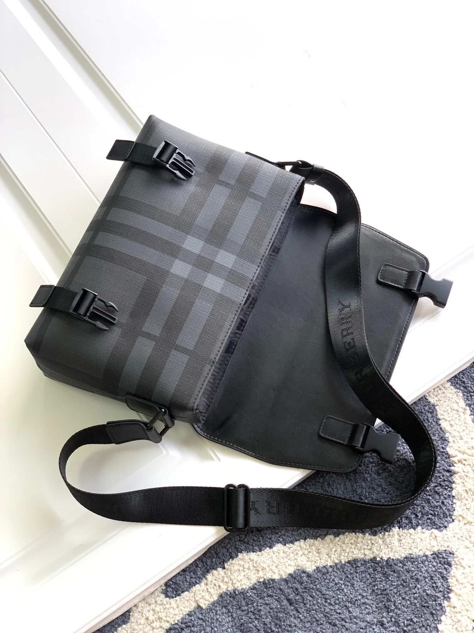 All categories 💚 Top version men’s bags 💚 Burberry 2024 official website new Burberry crossbody bag