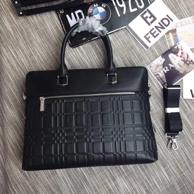 All categories 💚 Top version men's bag 💚 Burberry 2022 official new Burberry imported cowhide briefcase wholesale 58002200 high quality specifications: 39-30-6.5CM