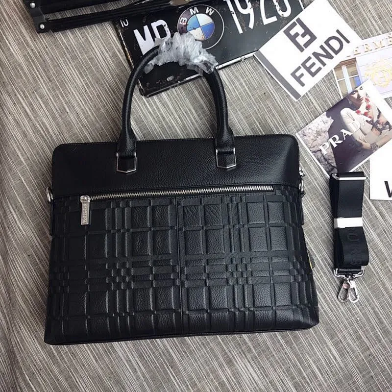 All categories 💚 Top version men's bag 💚 Burberry 2022 official new Burberry imported cowhide briefcase wholesale 58002200 high quality specifications: 39-30-6.5CM
