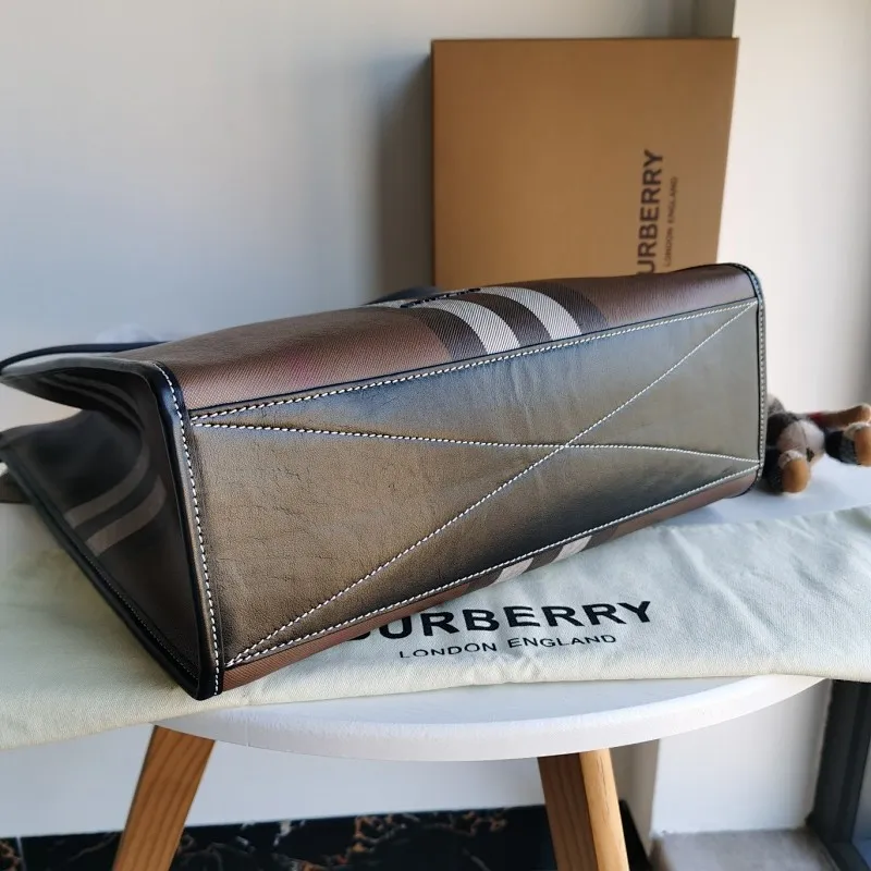 All Categories 💚 Top Version Men’s Bags 💚 Burberry 2023 New Burberry Handbags