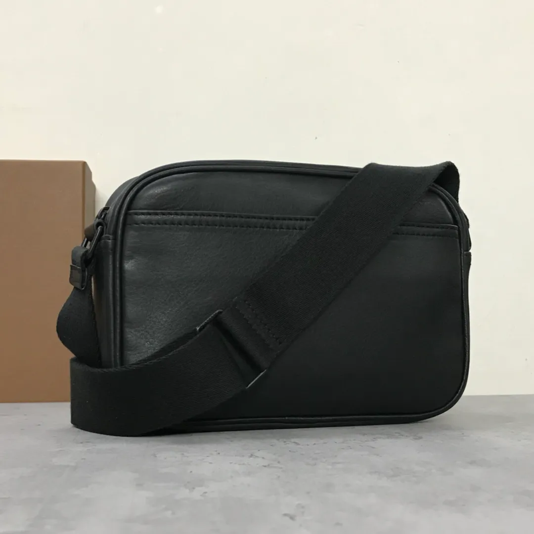 All Categories 💚 Top Version Men’s Bags 💚 Burberry 2023 New Burberry Full Leather Crossbody Bag