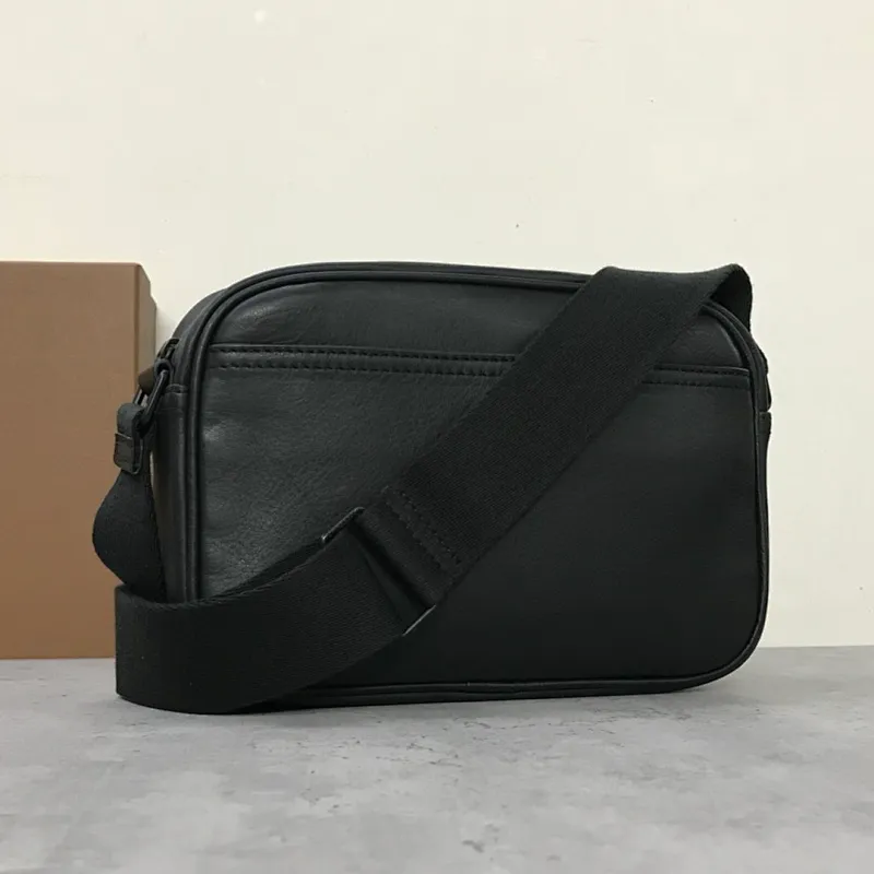 All Categories 💚 Top Version Men’s Bags 💚 Burberry 2023 New Burberry Full Leather Crossbody Bag
