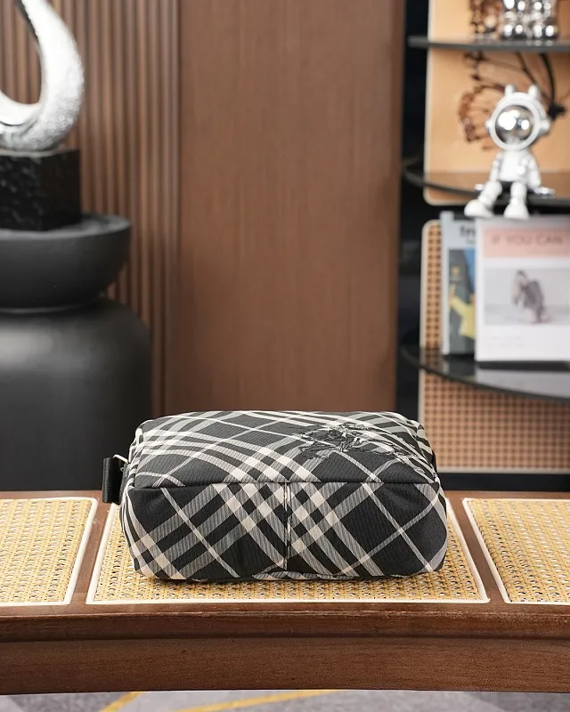 All categories Burberry men's bag (Burbrry) Burberry 8385