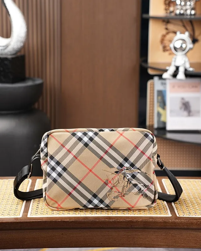 All categories Burberry men's bag (Burbrry) Burberry 8385