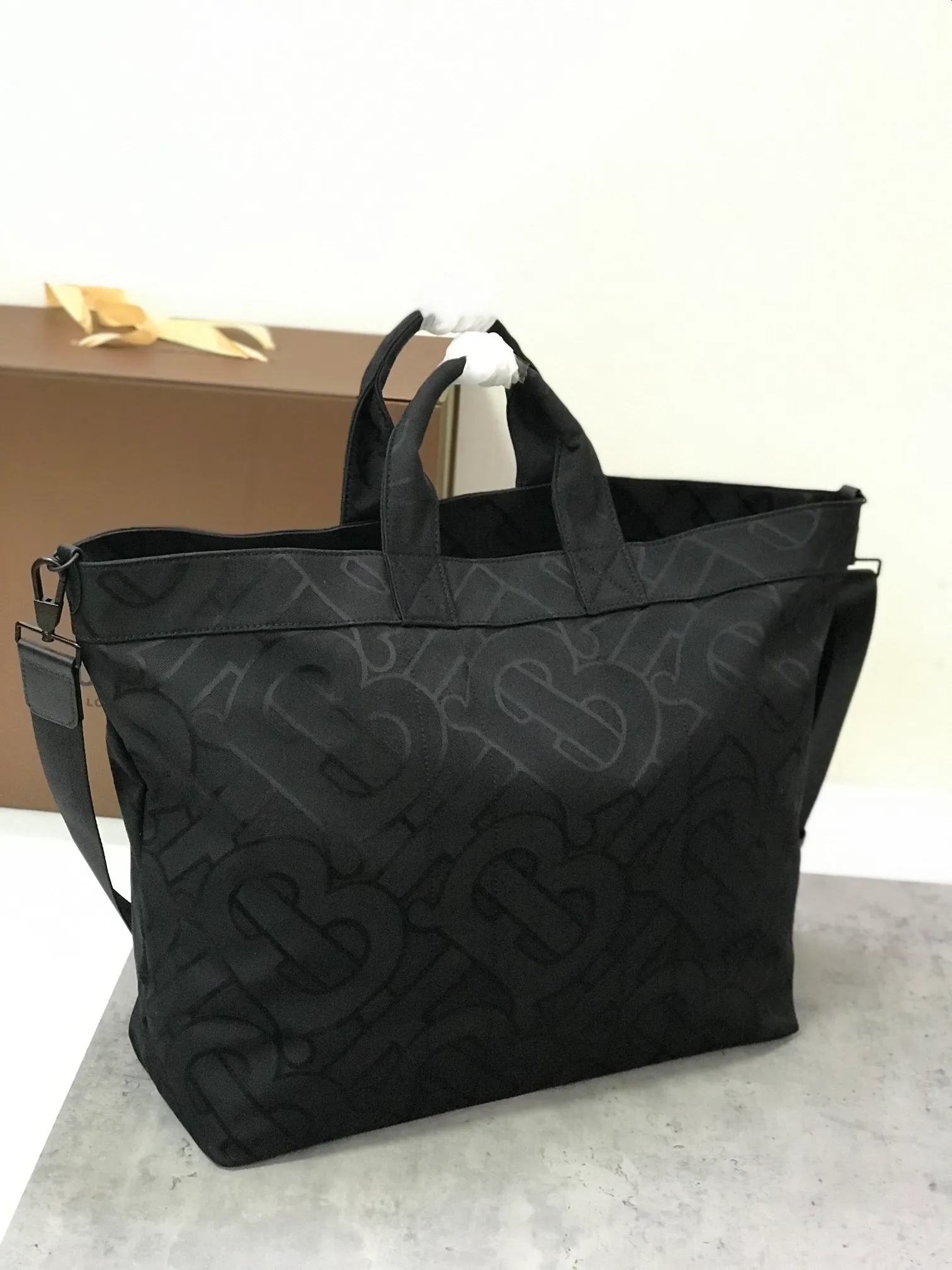 All Categories 💚 Top Version Men’s Bags 💚 Burberry 2023 New Burberry Briefcase