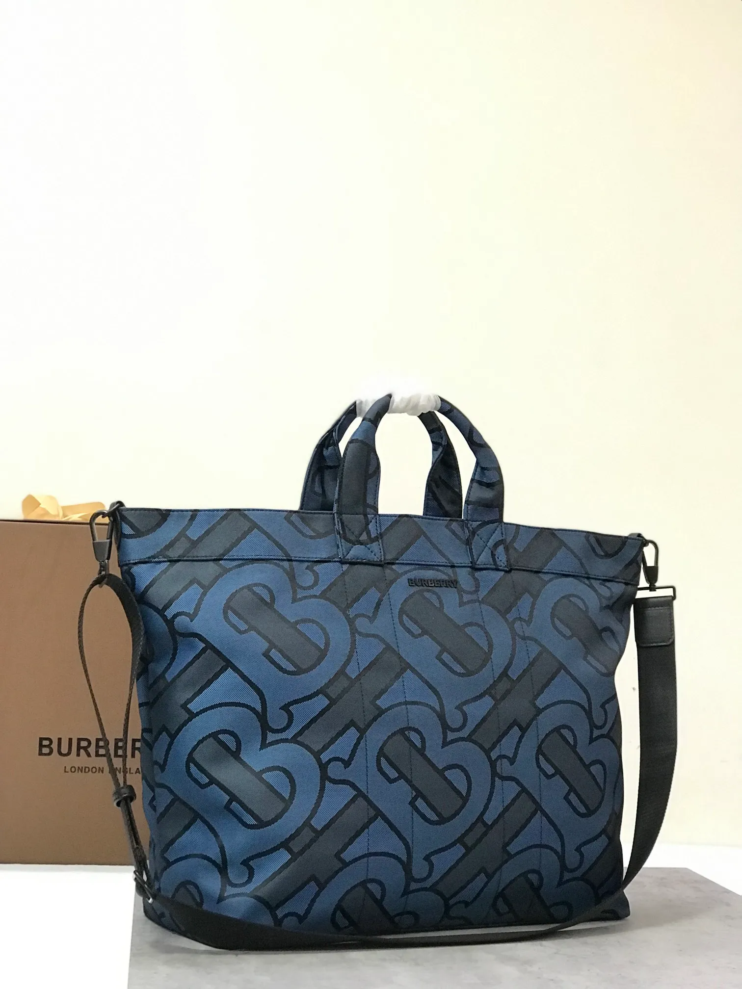 All Categories 💚 Top Version Men’s Bags 💚 Burberry 2023 New Burberry Briefcase