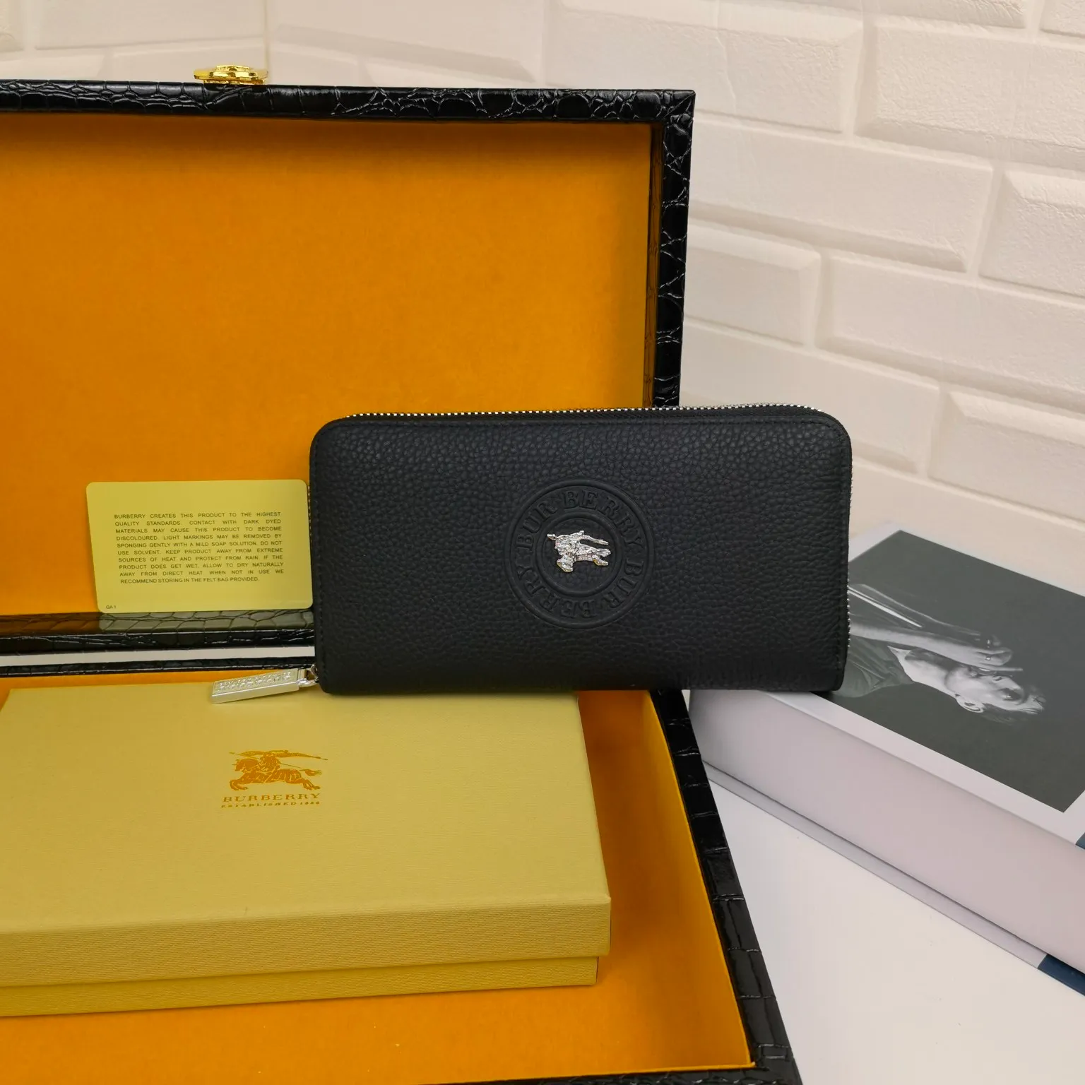 All categories Burberry wallet (Burberry) Burberry 666028
