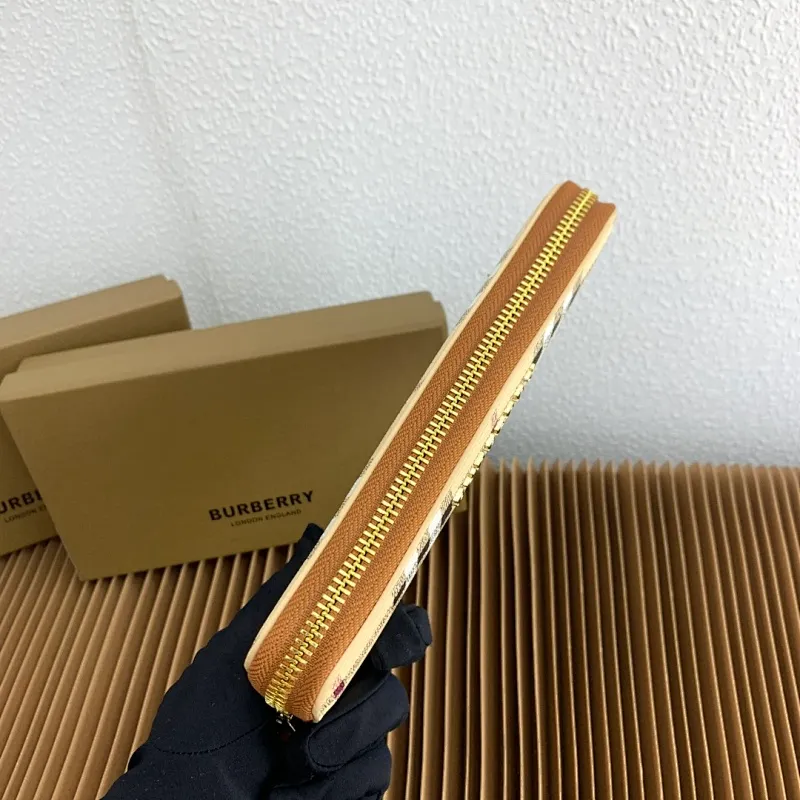 All categories Burberry wallet (Burberry) Burberry 4811