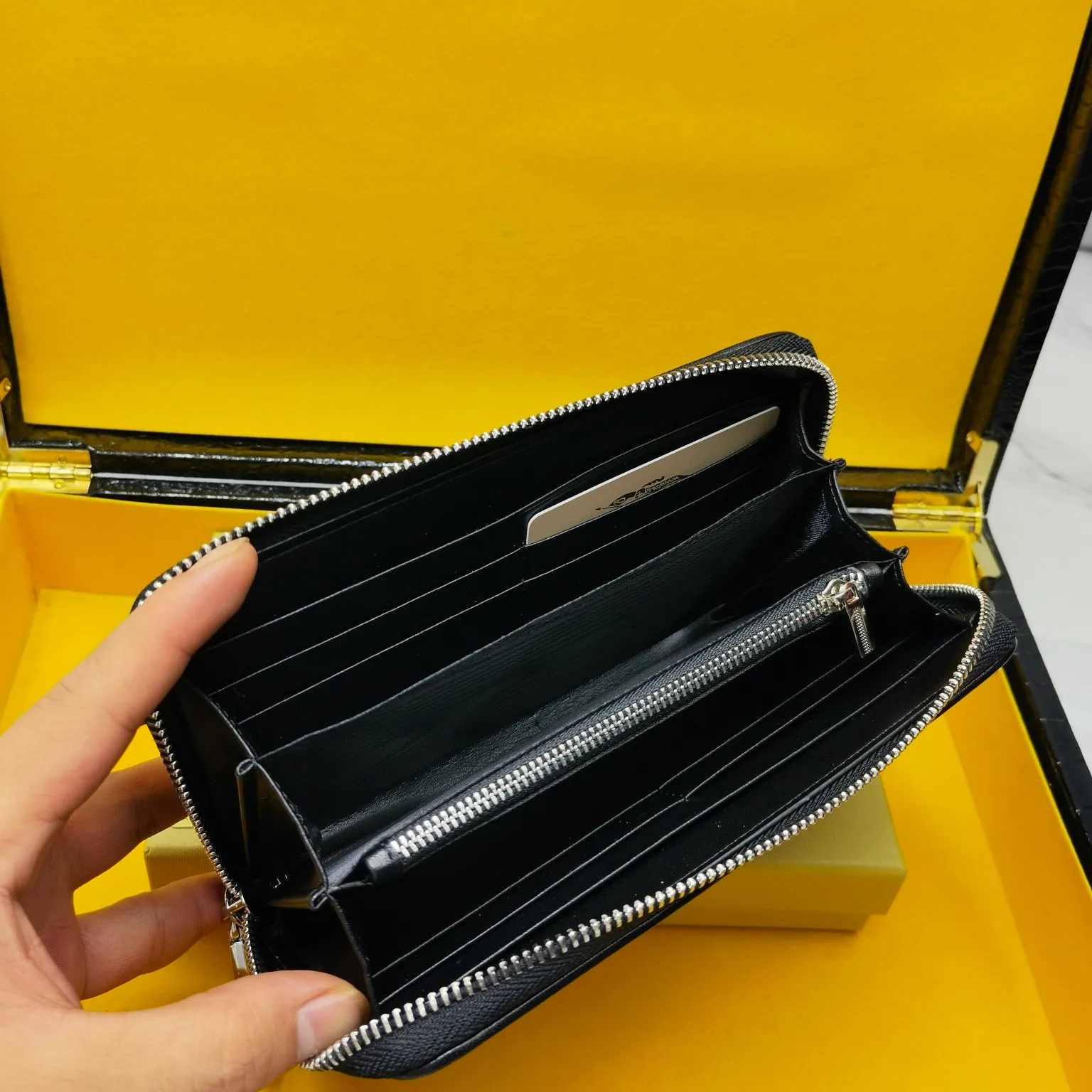 All categories Burberry wallet (Burberry) Burberry 666066