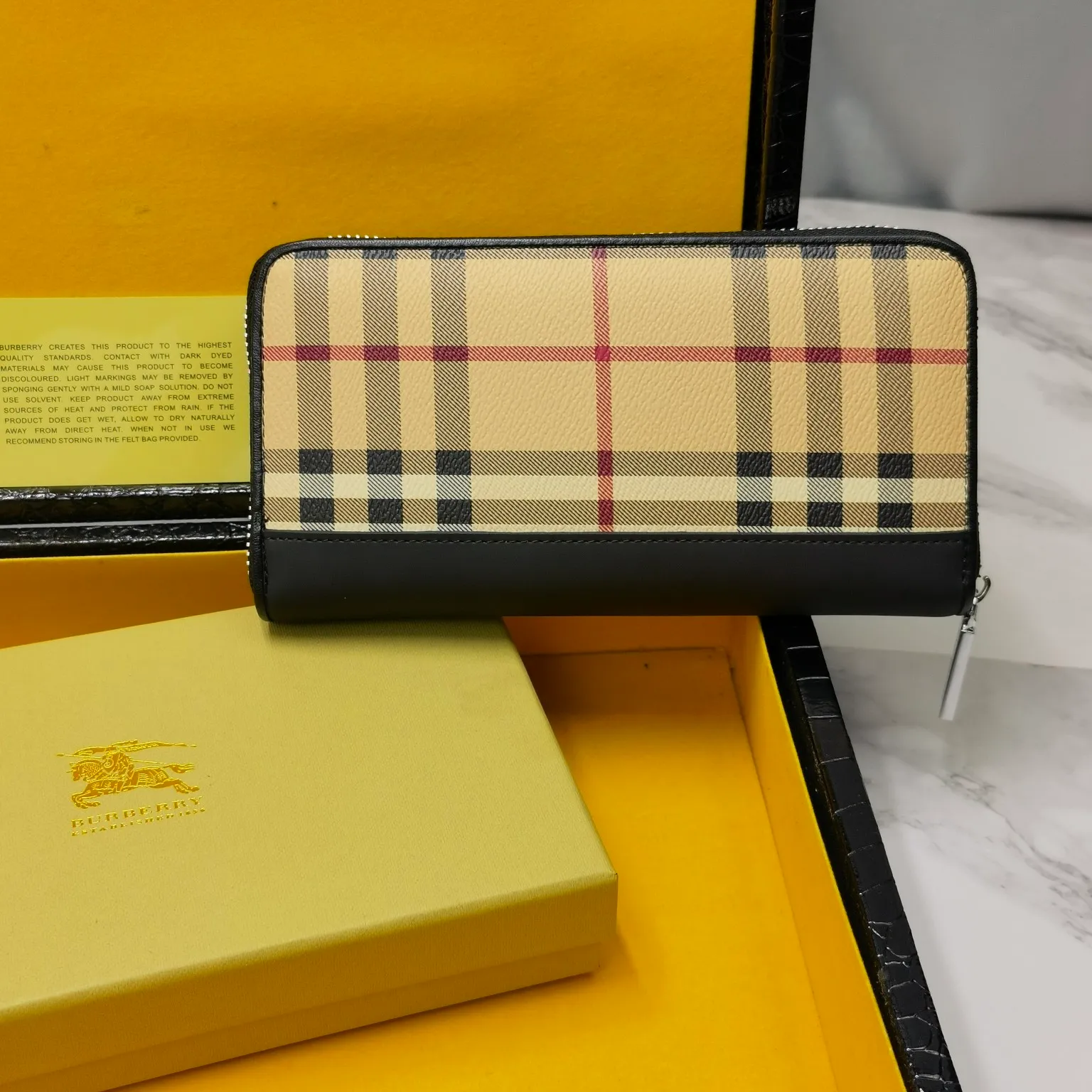 All categories Burberry wallet (Burberry) Burberry 666066