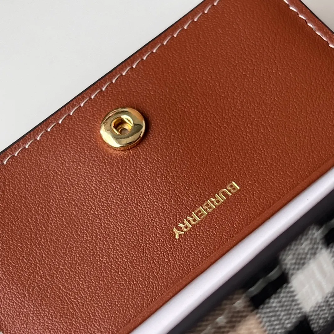 All categories Burberry wallet (Burberry) Burberry 80622861
