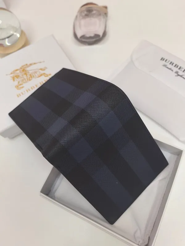 All categories Burberry wallet (Burberry) Burberry 527-1