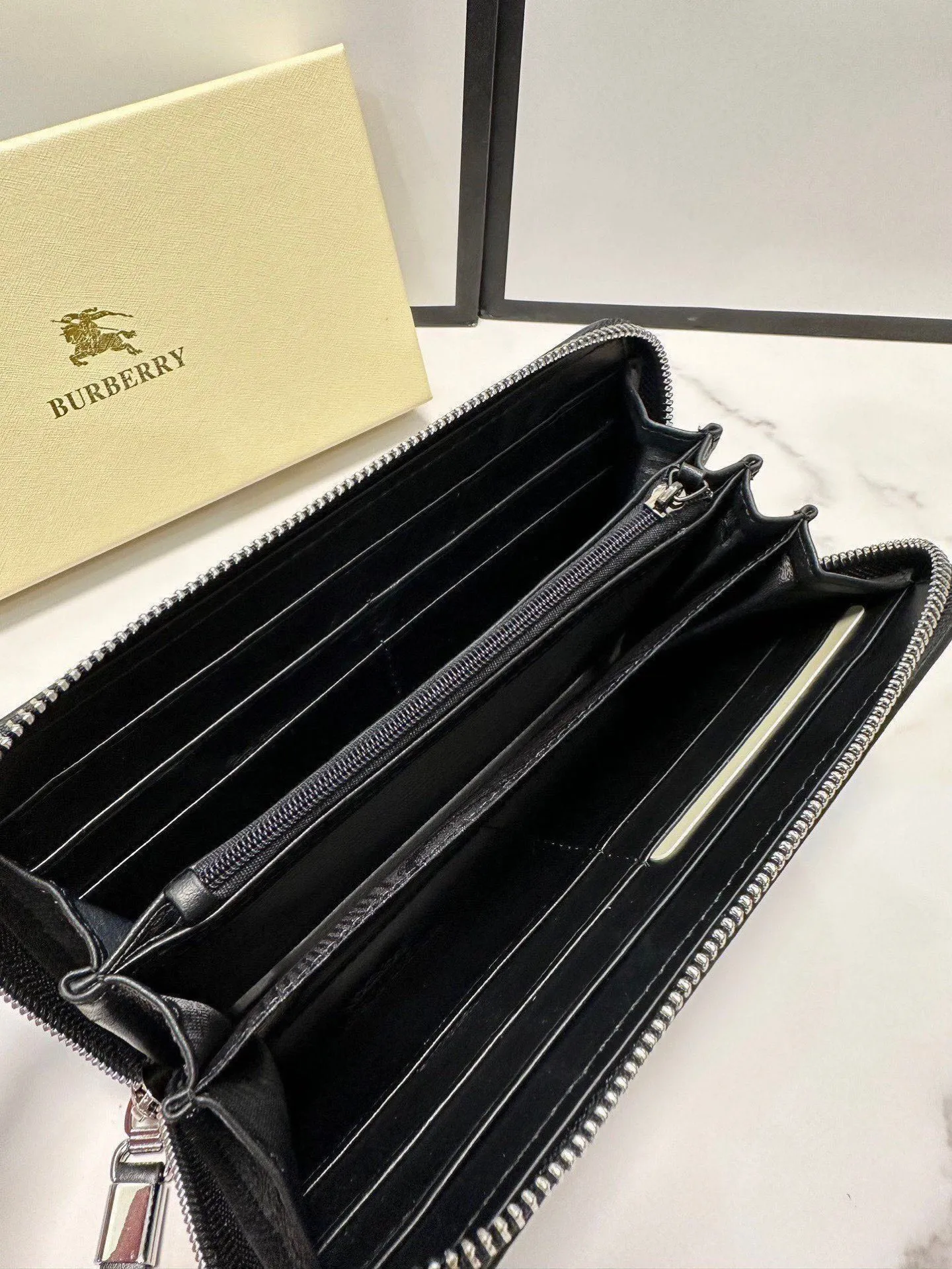 All categories Burberry wallet (Burberry) Burberry 2010
