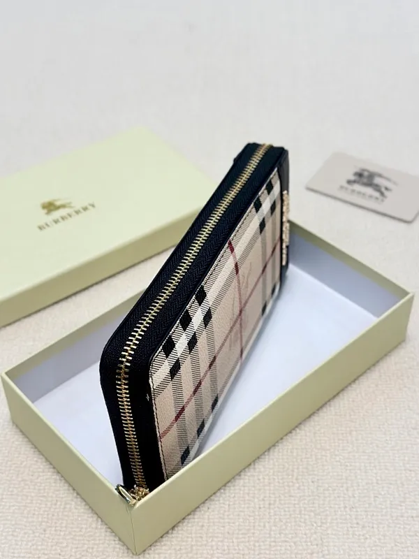 All categories Burberry wallet (Burberry) Burberry 2010