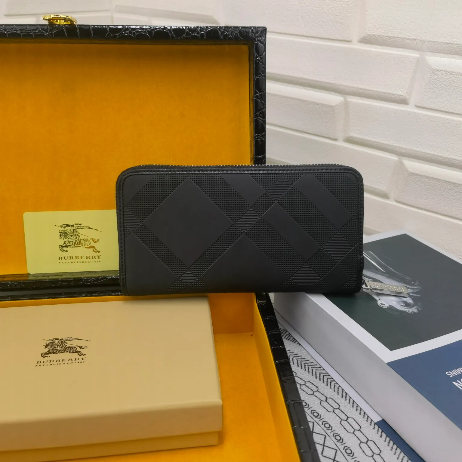 All categories Burberry wallet (Burberry) Burberry 6660105