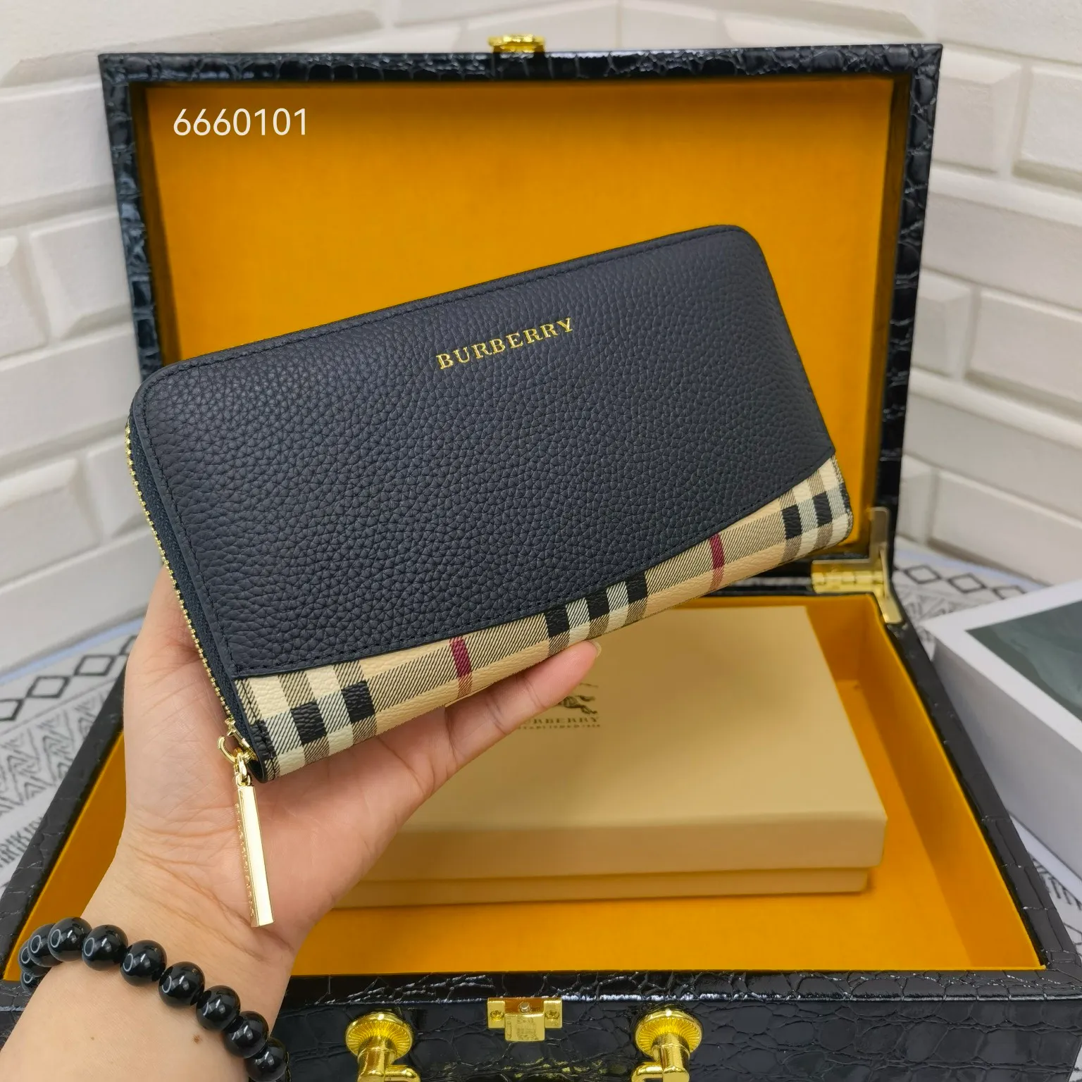 All categories Burberry wallet (Burberry) Burberry 6660101