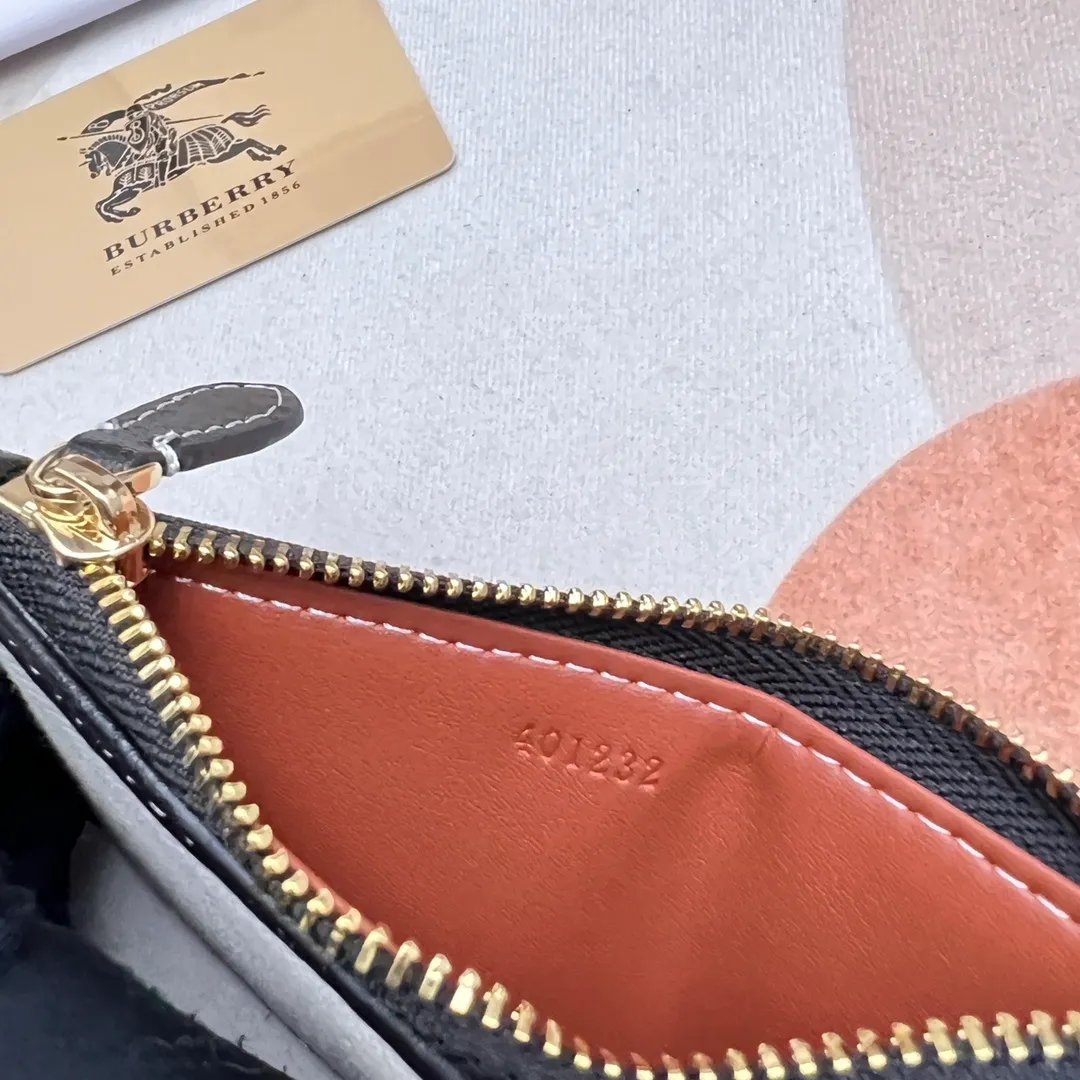 All categories Burberry wallet (Burberry) Burberry 80418371