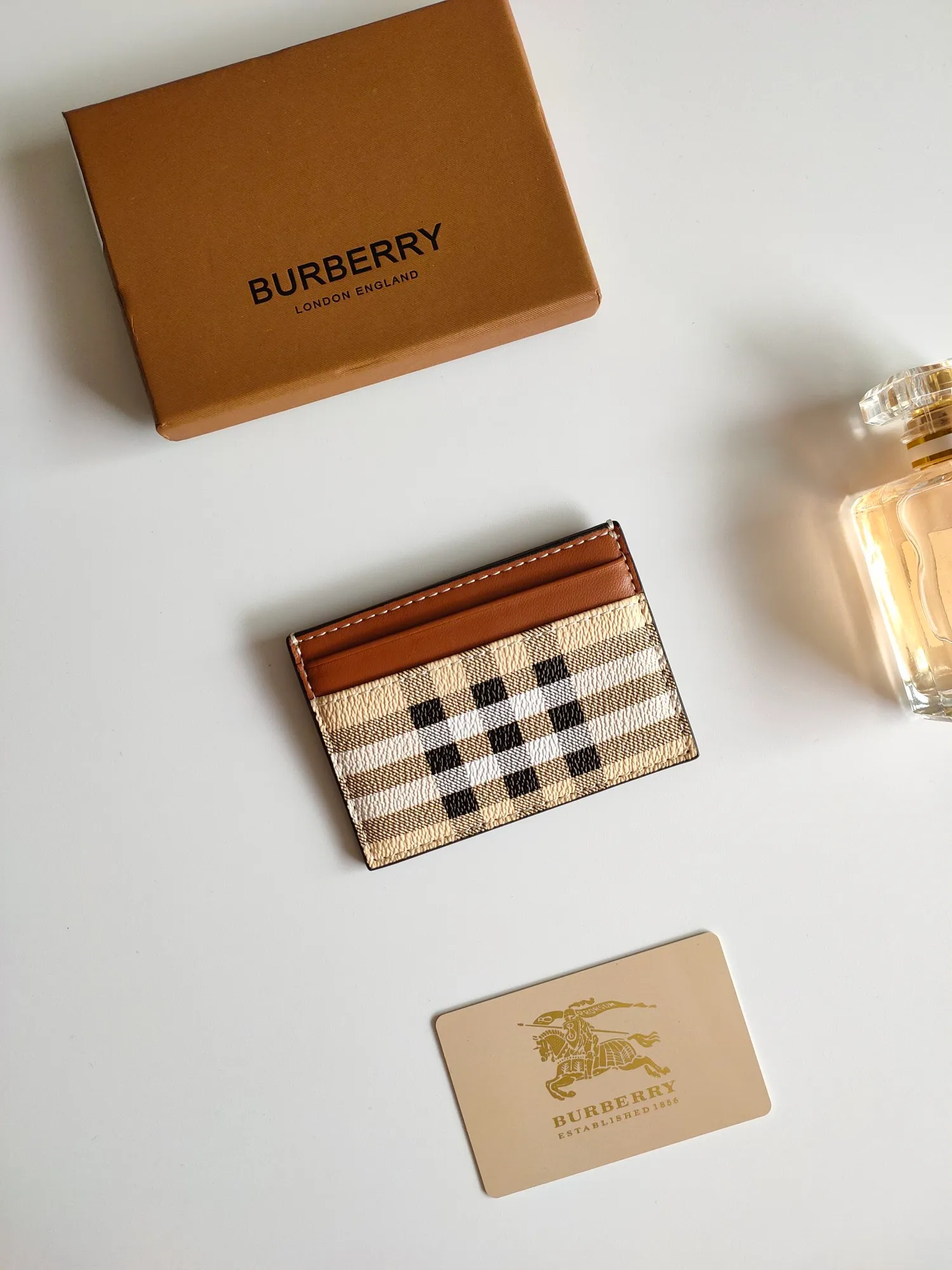 All categories Burberry wallet (Burberry) Burberry 8048