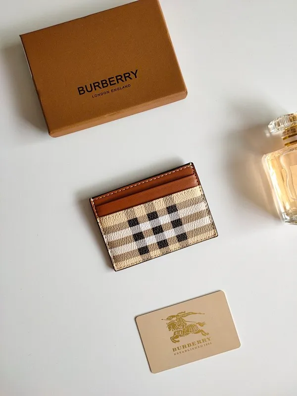 All categories Burberry wallet (Burberry) Burberry 8048