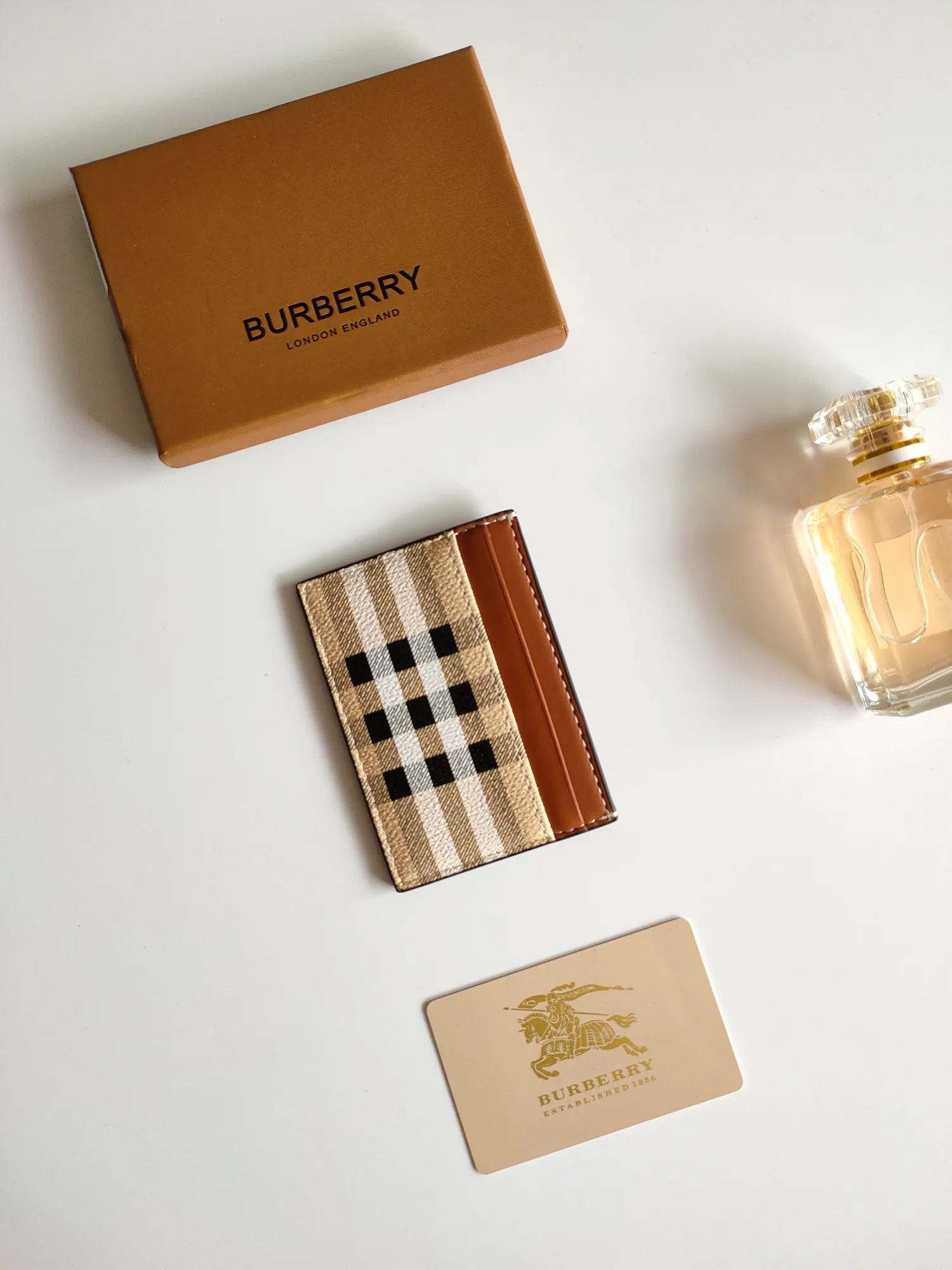 All categories Burberry wallet (Burberry) Burberry 8048