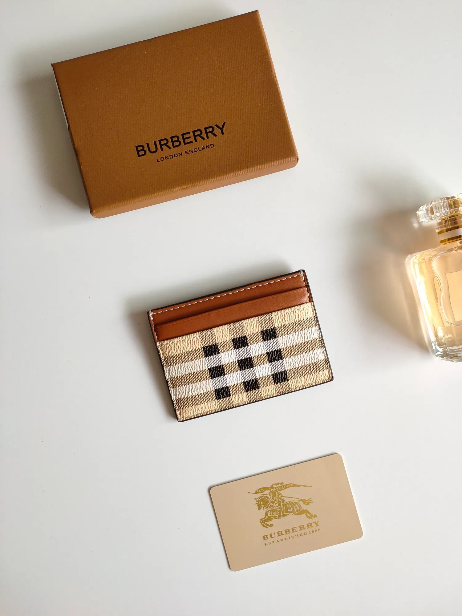 All categories Burberry wallet (Burberry) Burberry 8048