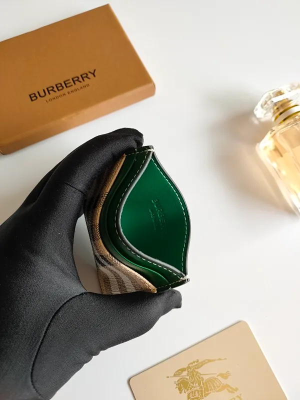 All categories Burberry wallet (Burberry) Burberry 8048