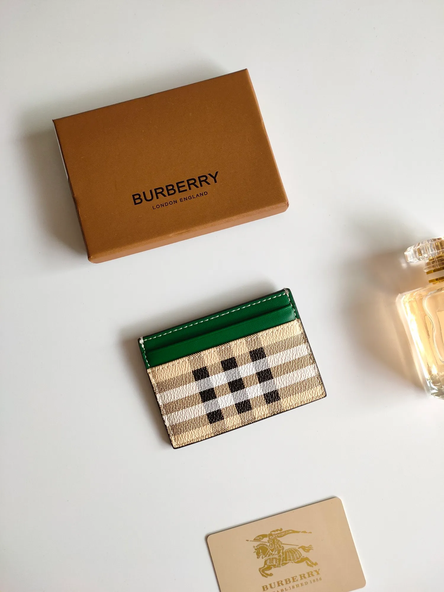 All categories Burberry wallet (Burberry) Burberry 8048