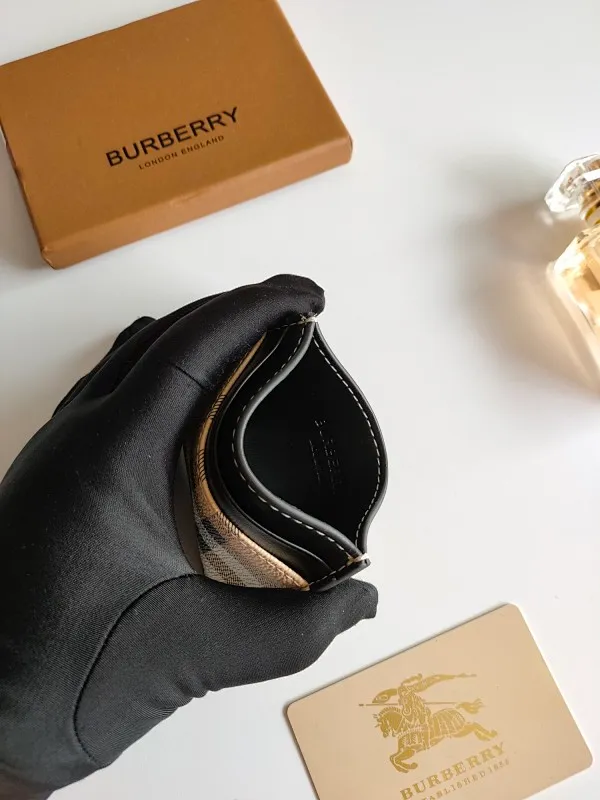 All categories Burberry wallet (Burberry) Burberry 8048