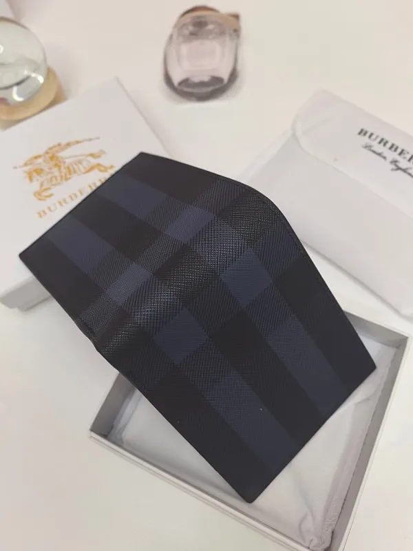 All categories Burberry wallet (Burberry) Burberry 527-1