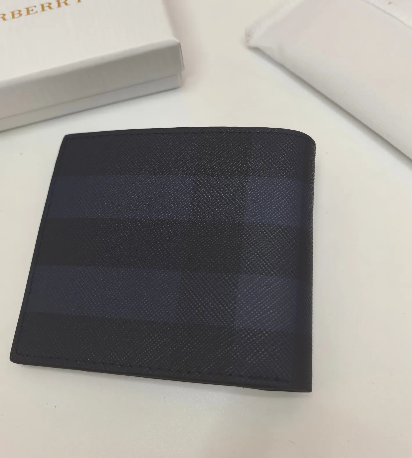 All categories Burberry wallet (Burberry) Burberry 527-1