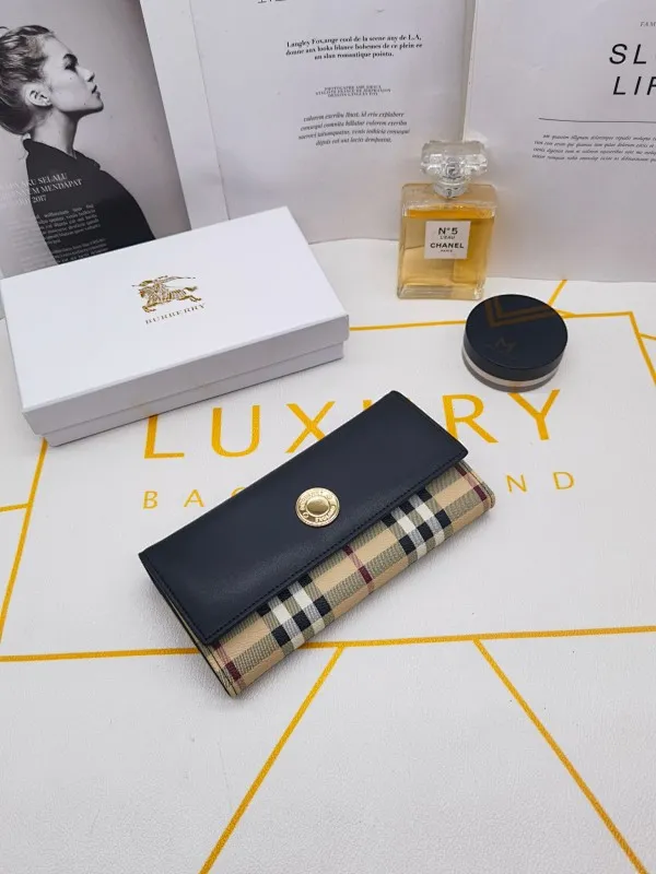 All categories Burberry wallet (Burberry) Burberry 8300