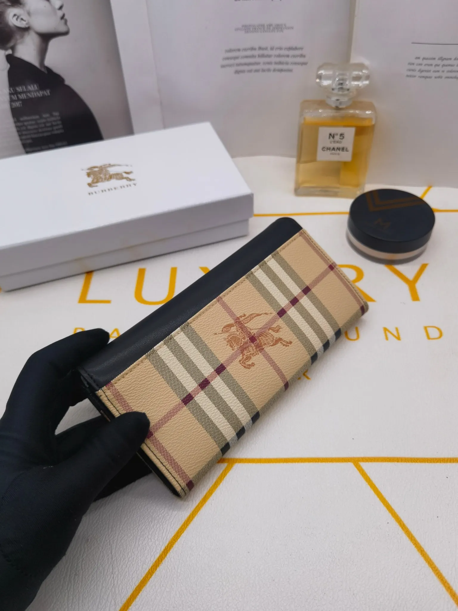 All categories Burberry wallet (Burberry) Burberry 8300