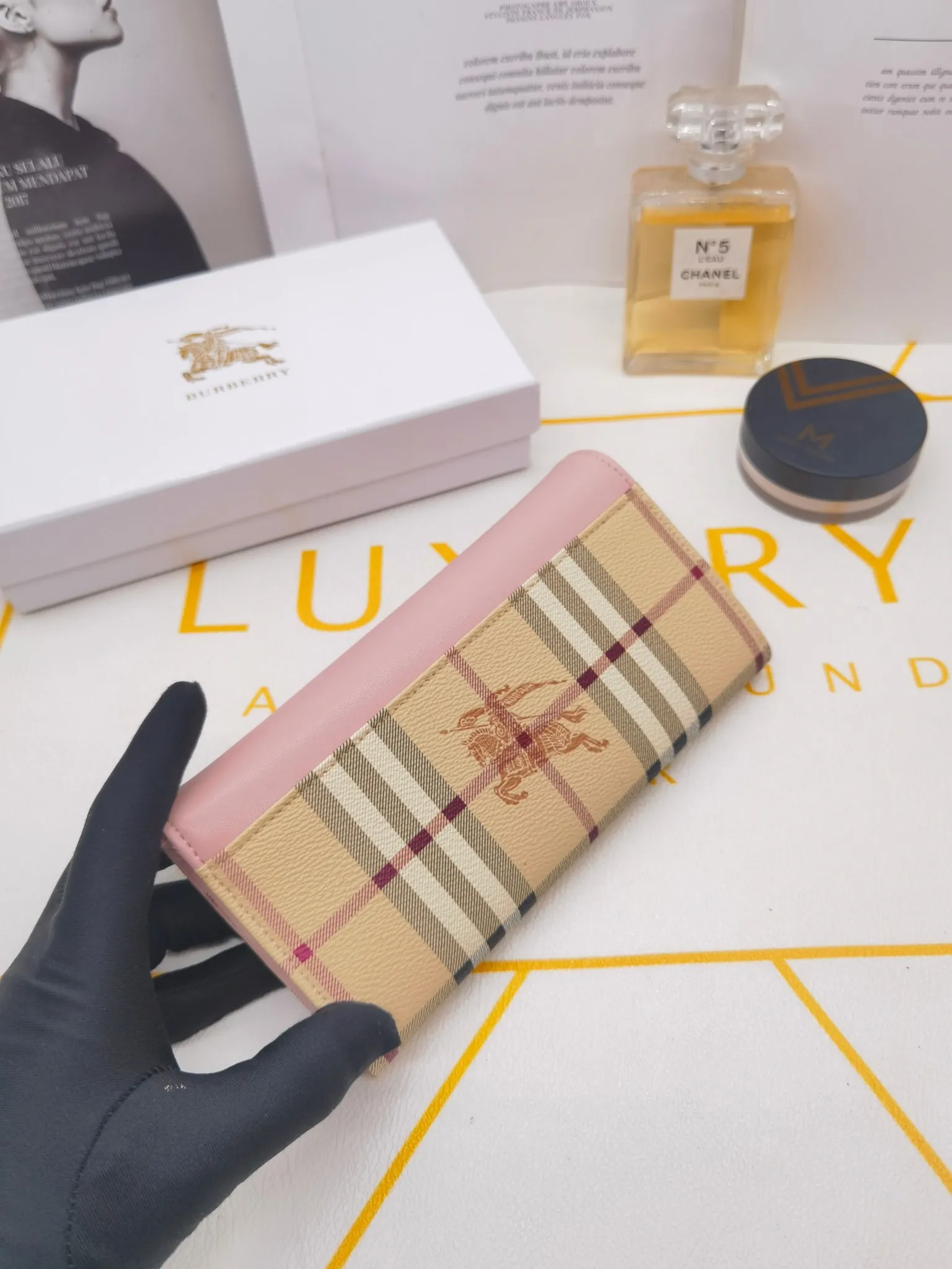 All categories Burberry wallet (Burberry) Burberry 8300