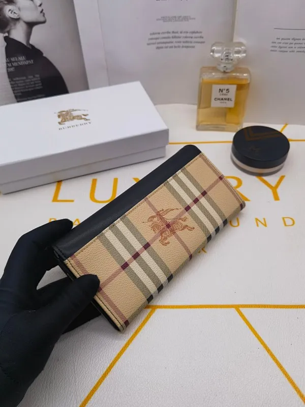 All categories Burberry wallet (Burberry) Burberry 8300