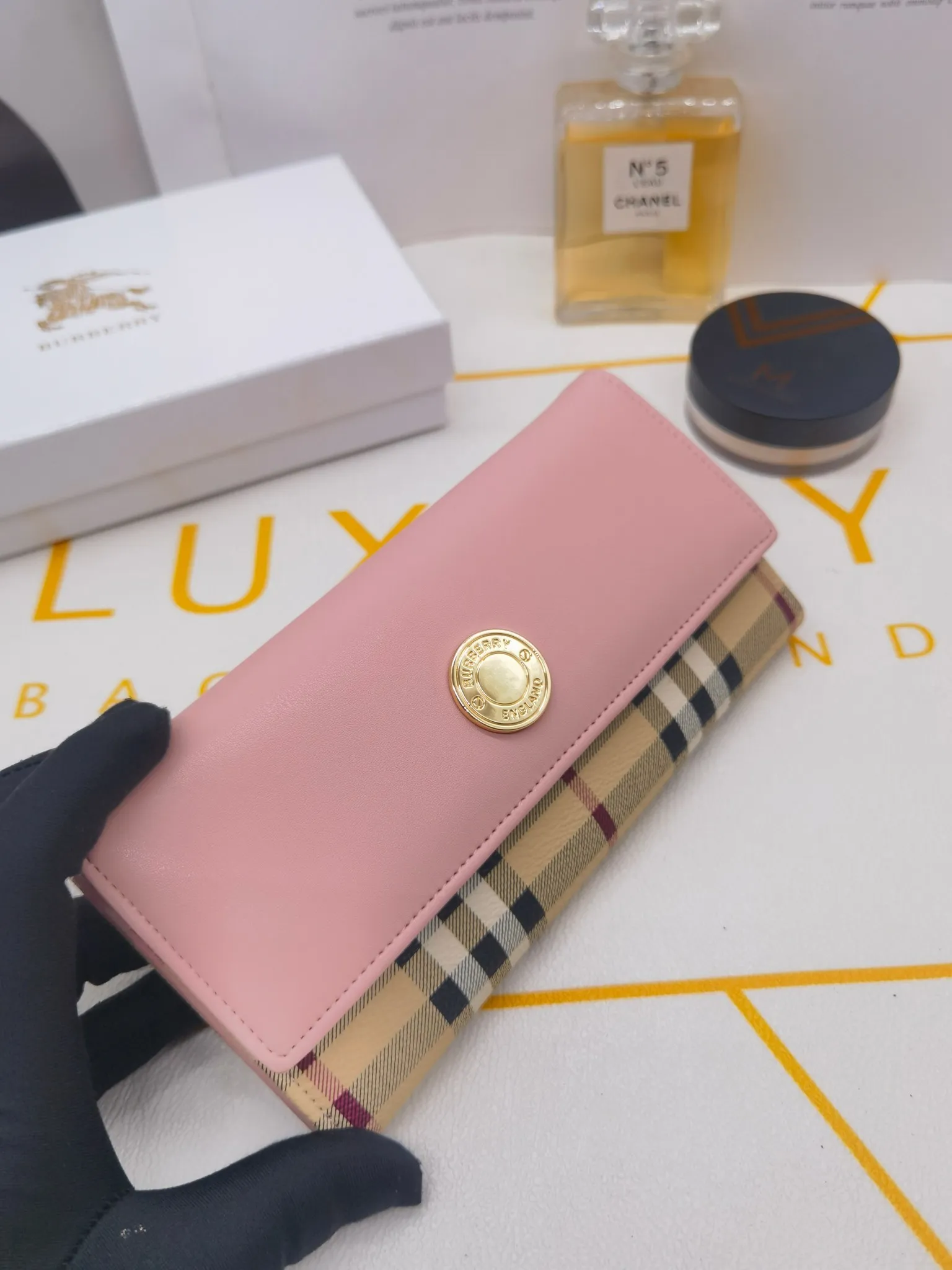All categories Burberry wallet (Burberry) Burberry 8300