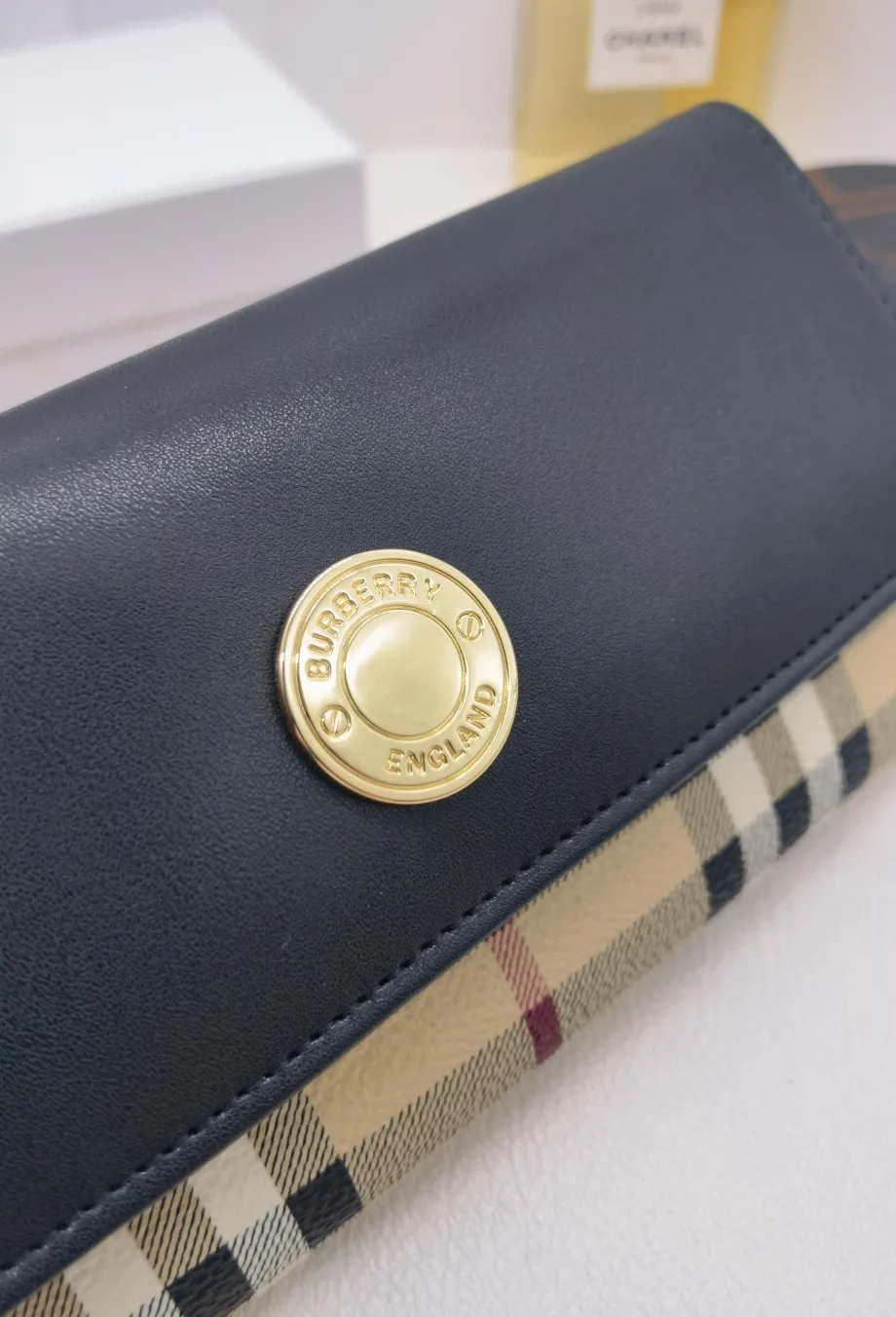 All categories Burberry wallet (Burberry) Burberry 8300