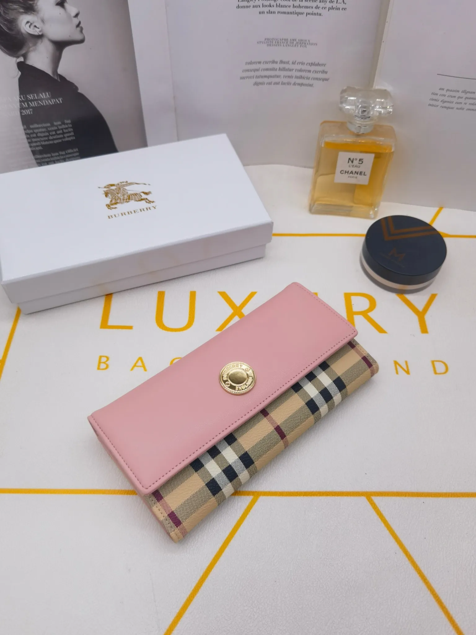 All categories Burberry wallet (Burberry) Burberry 8300