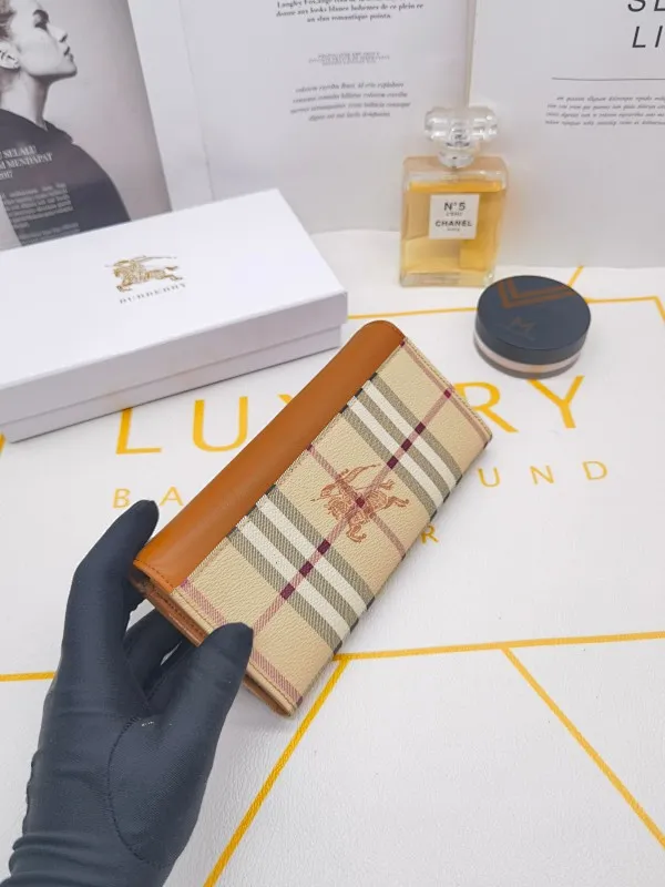 All categories Burberry wallet (Burberry) Burberry 8300