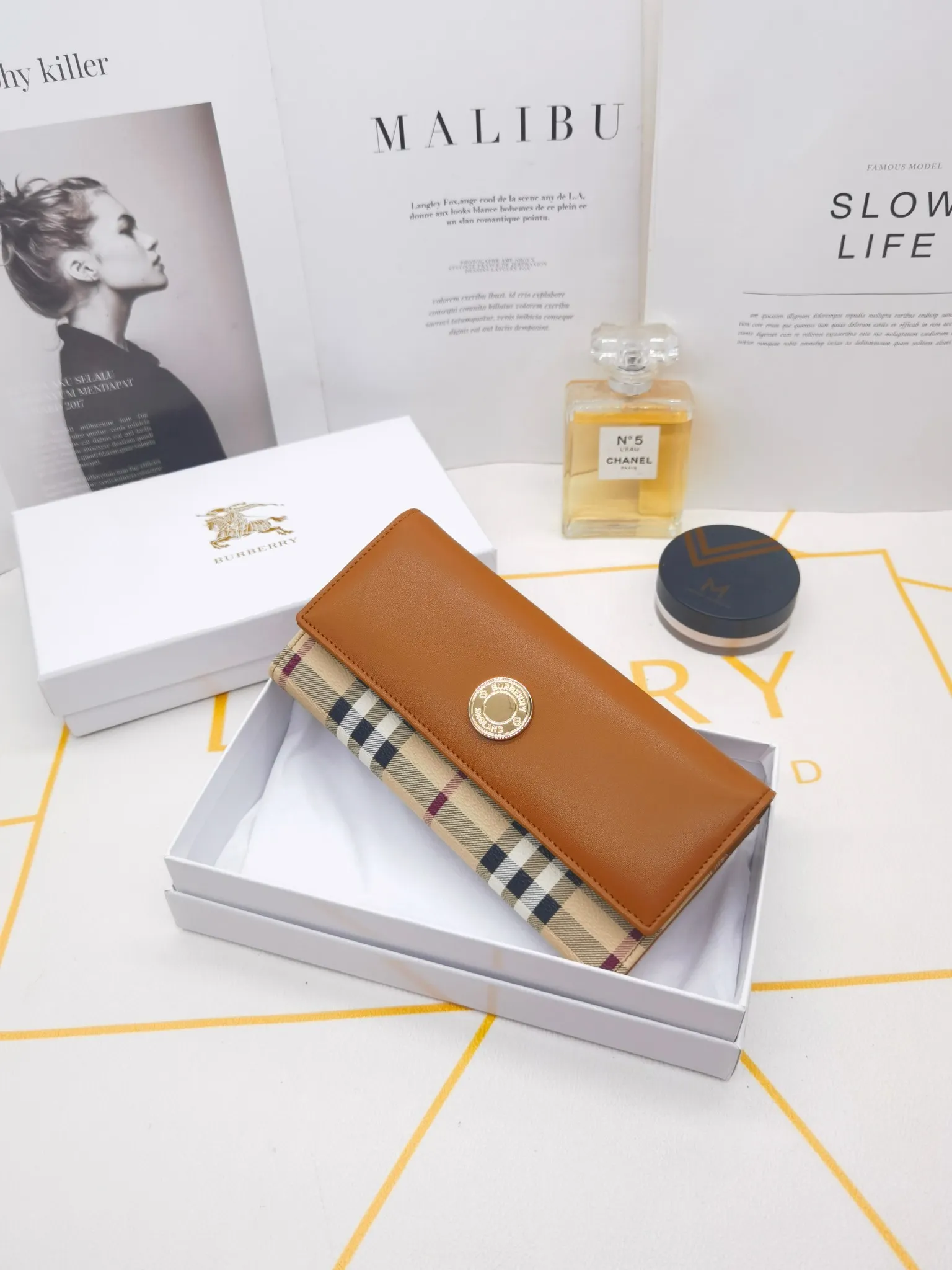 All categories Burberry wallet (Burberry) Burberry 8300