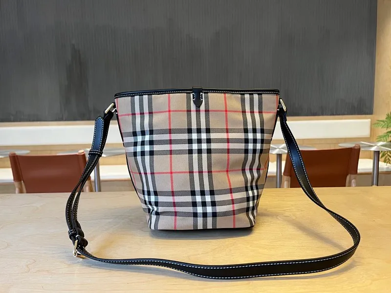 All categories Burberry women's bags (Burberry) Burberry 9738