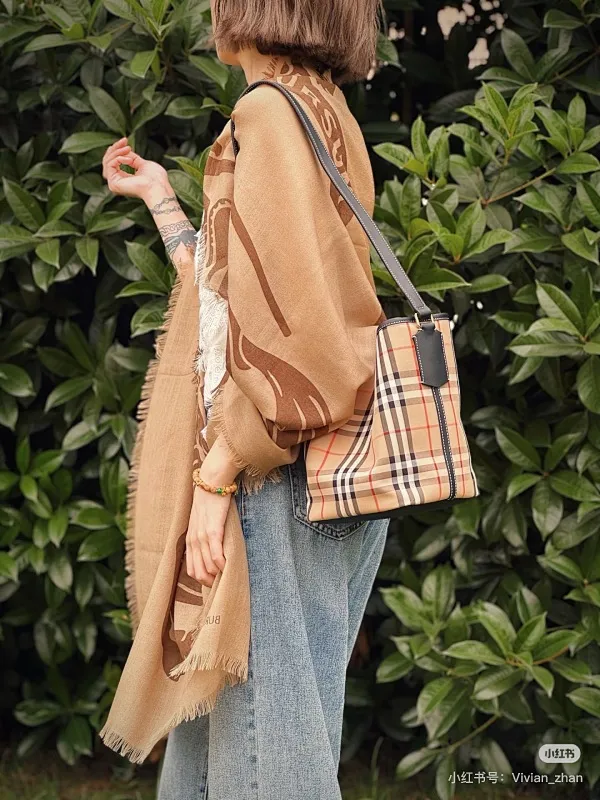All categories Burberry women's bags (Burberry) Burberry 9738